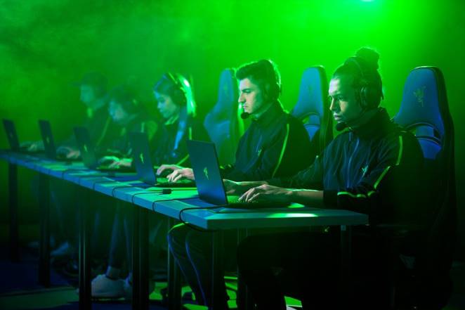 Razer audio de jeu noir blackshark v2 pro F8BX85