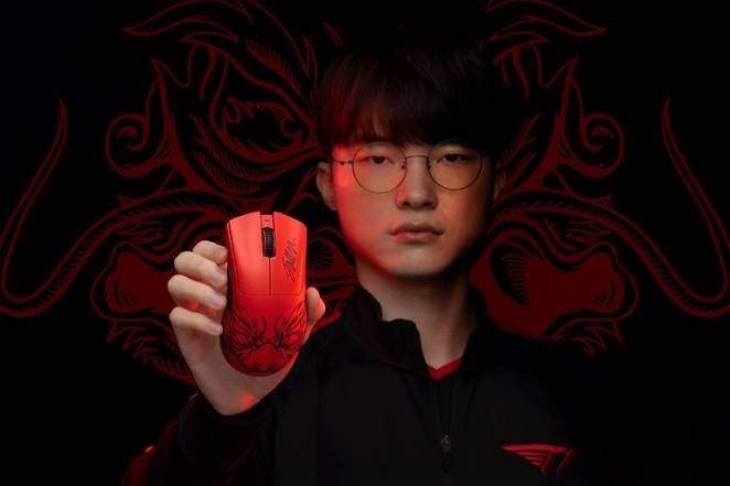 Razer souris une couleur deathadder v3 pro édition faker F8BX37