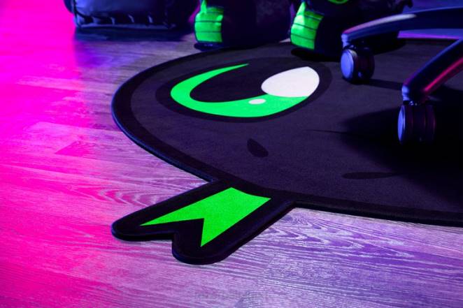 Razer chaise de jeu une couleur tapis de sol sneki snek F8BX142